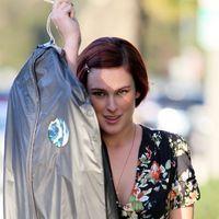 Rumer Willis exits Neil George Salon carrying a garment bag | Picture 111158